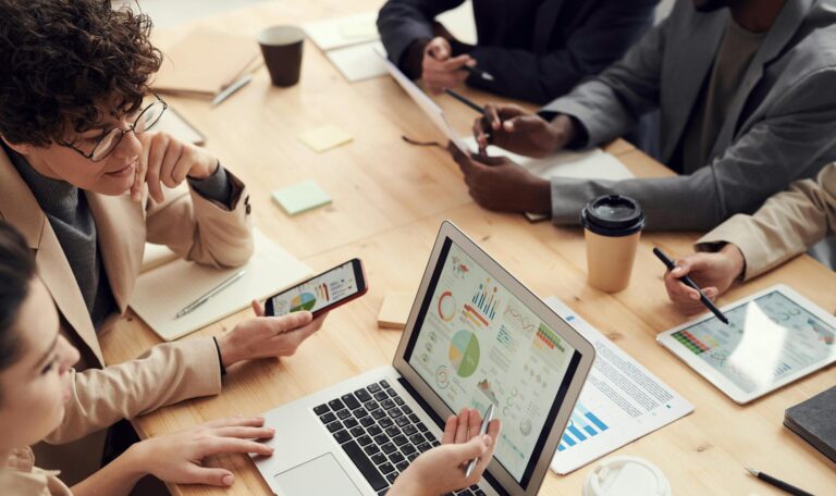 Rok 2026 Inteligentna Transformacja. Marketing, Produkt i Nowa Era Luksusu.